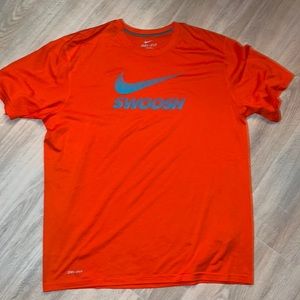 Like new men’s dri fit Nike tee